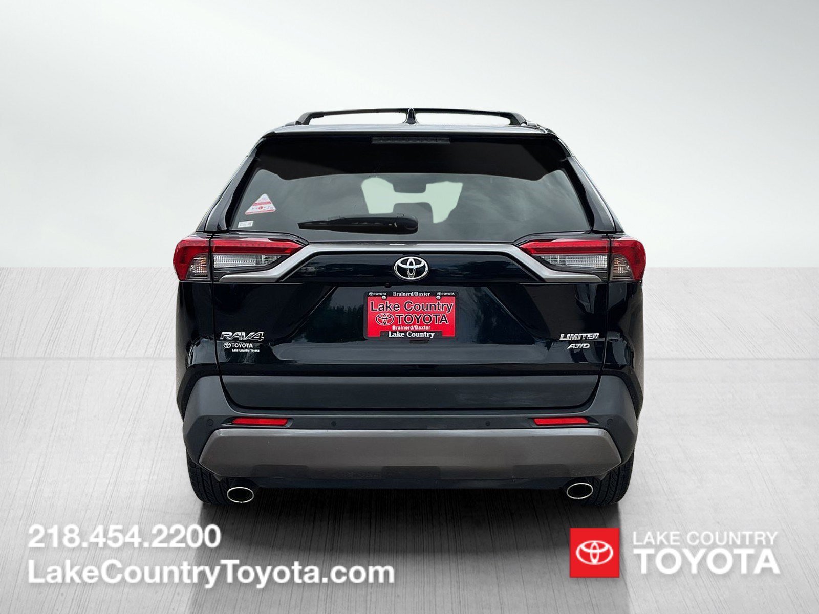 Used 2019 Midnight Black Metallic Toyota Limited image 4