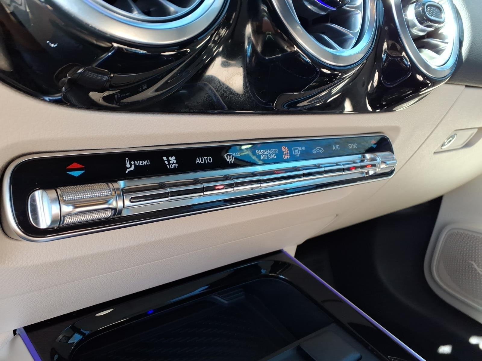 Used 2025 Polar White Mercedes-Benz GLA 250 image 22