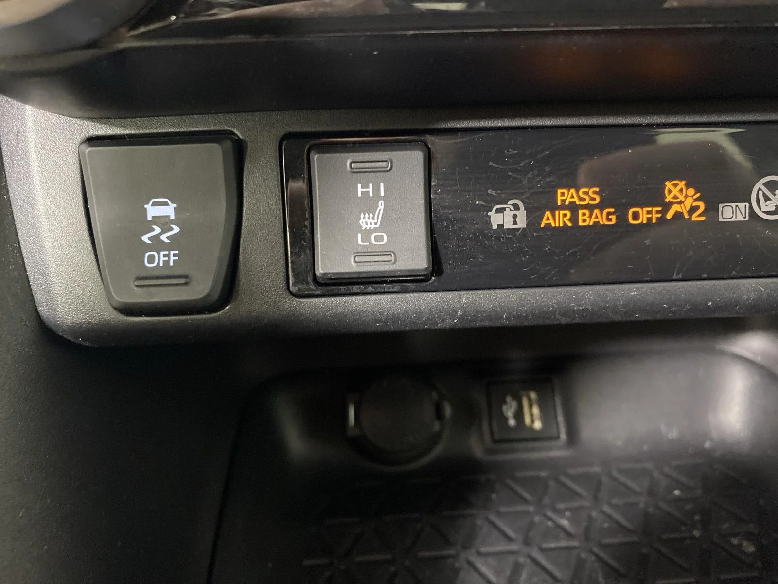 Used 2024 Magnetic Gray Metallic Toyota XLE image 23