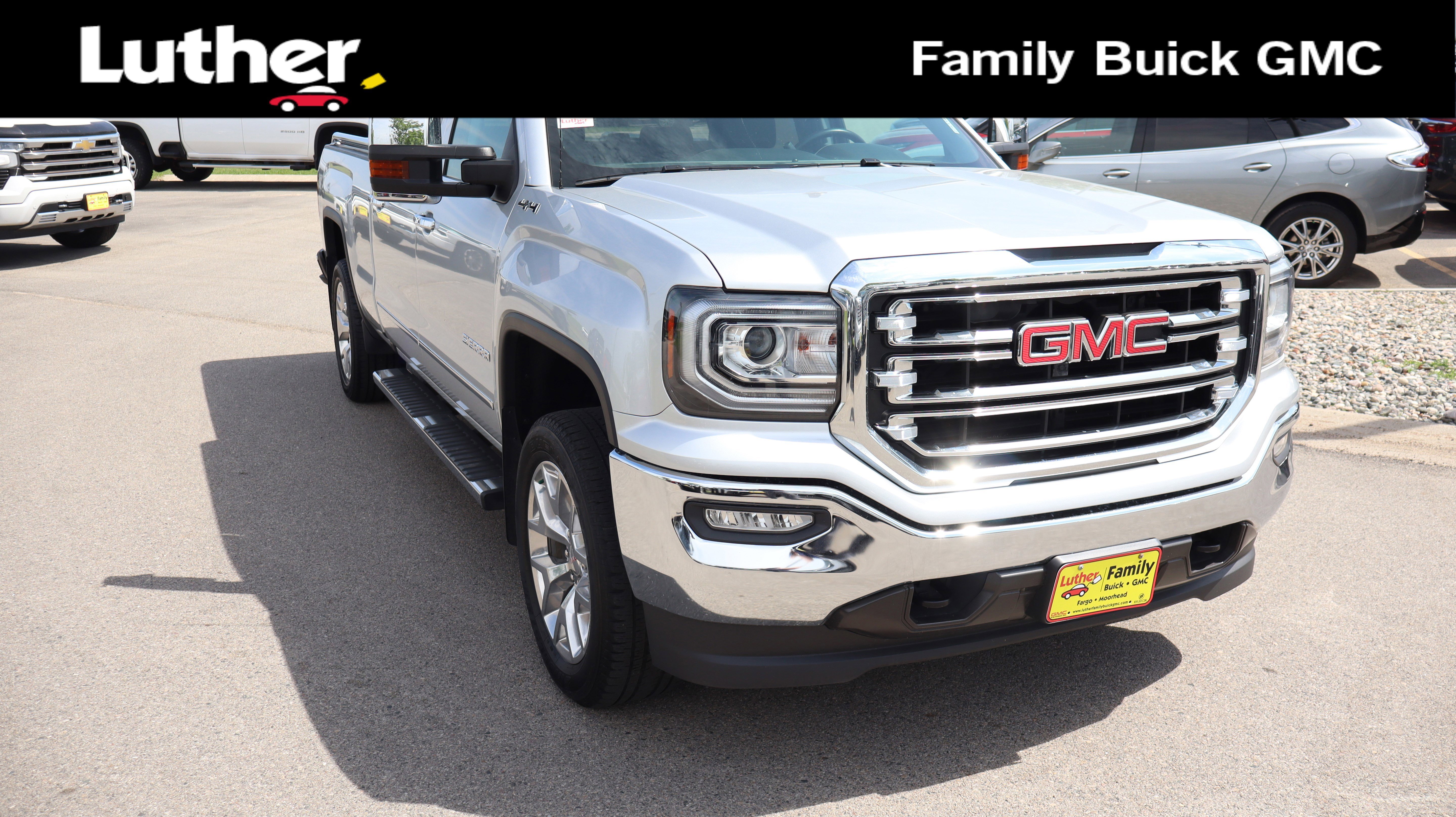 2017 GMC Sierra 4WD Crew Cab Short Box SLT's photo