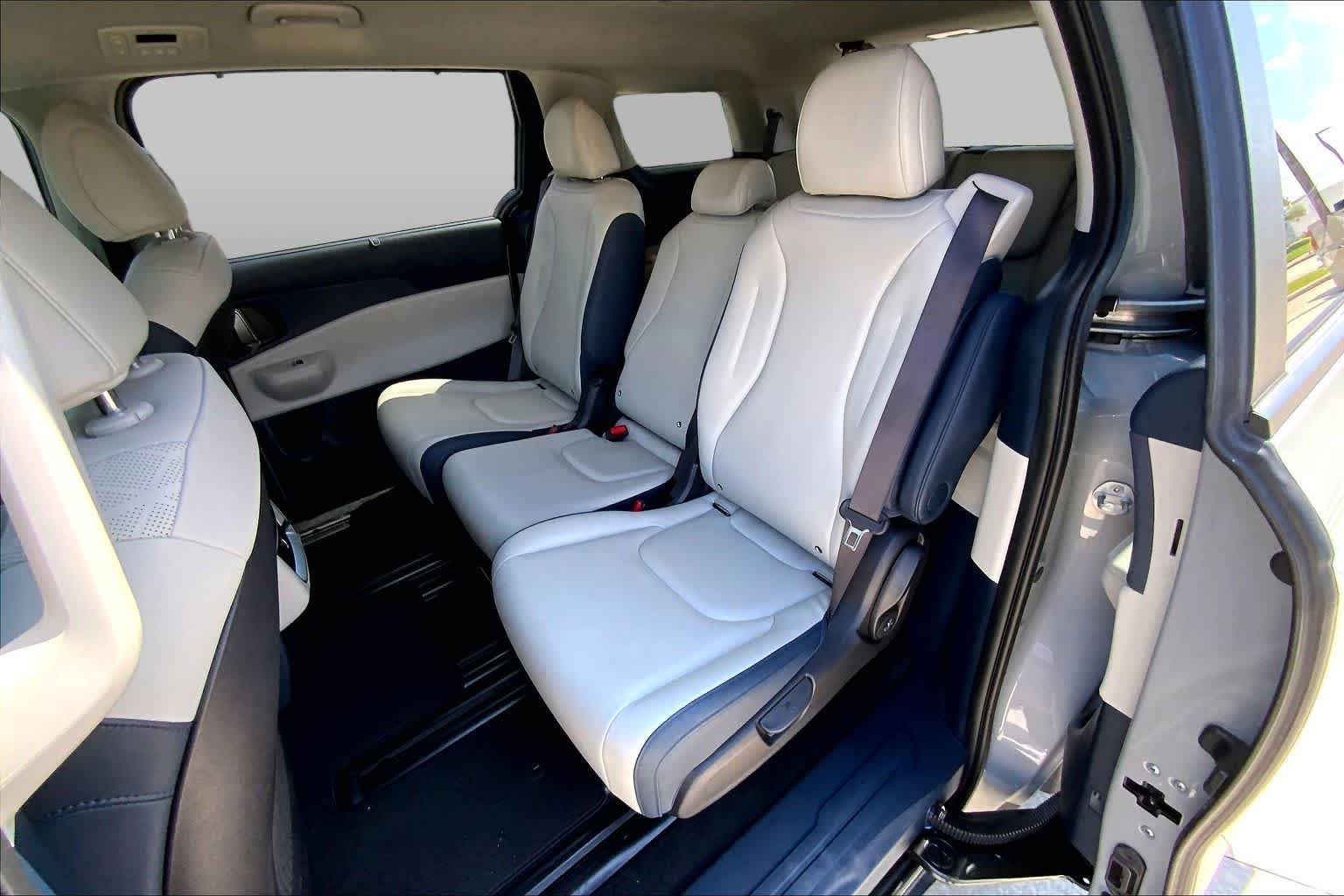 Used 2025 Ceramic Silver Kia EX image 20