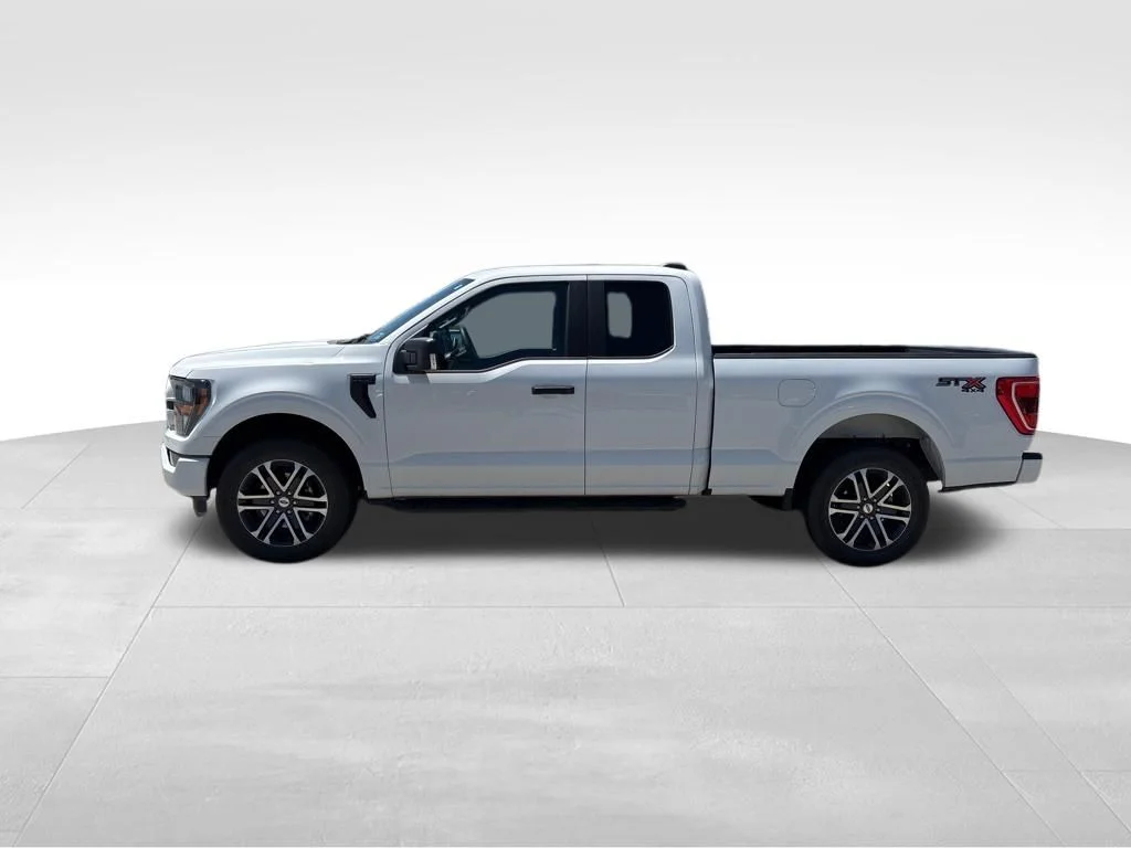 Used 2023 White Ford XL image 2