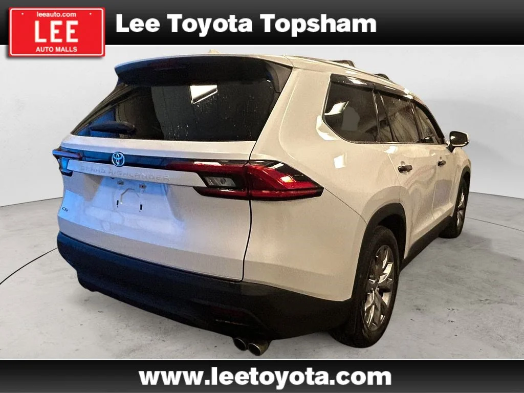 Used 2024 Pearl Toyota XLE image 5