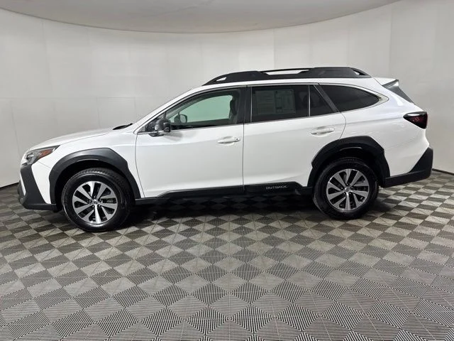 Used 2024 Crystal White Pearl Subaru 2.5i image 7