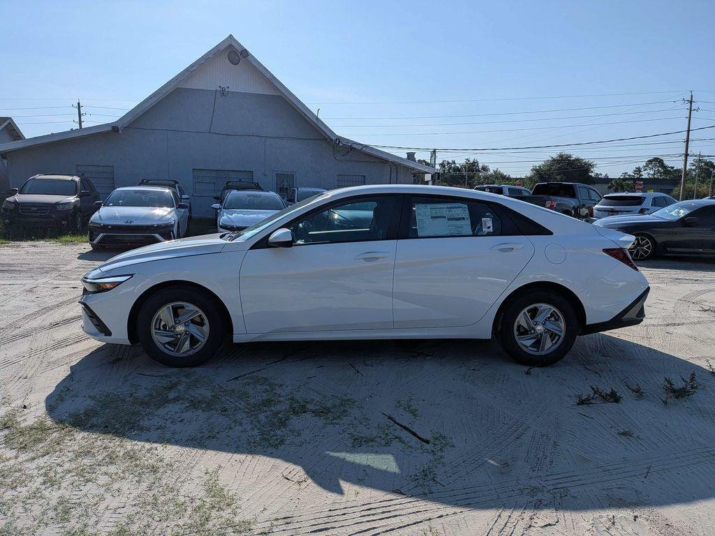 New 2026 White Hyundai SE image 6