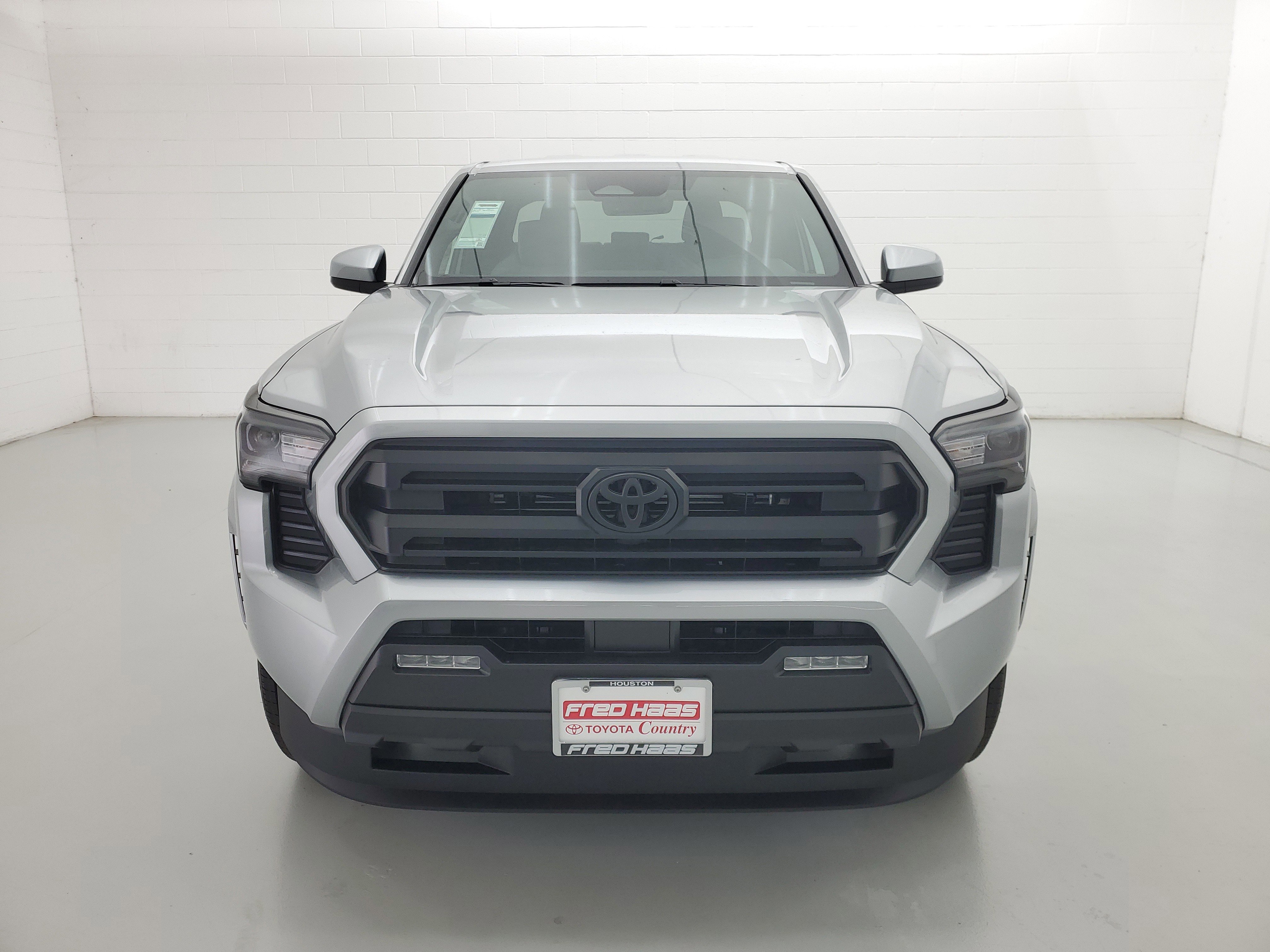 2026 Toyota Tacoma SR5 - Photo 3