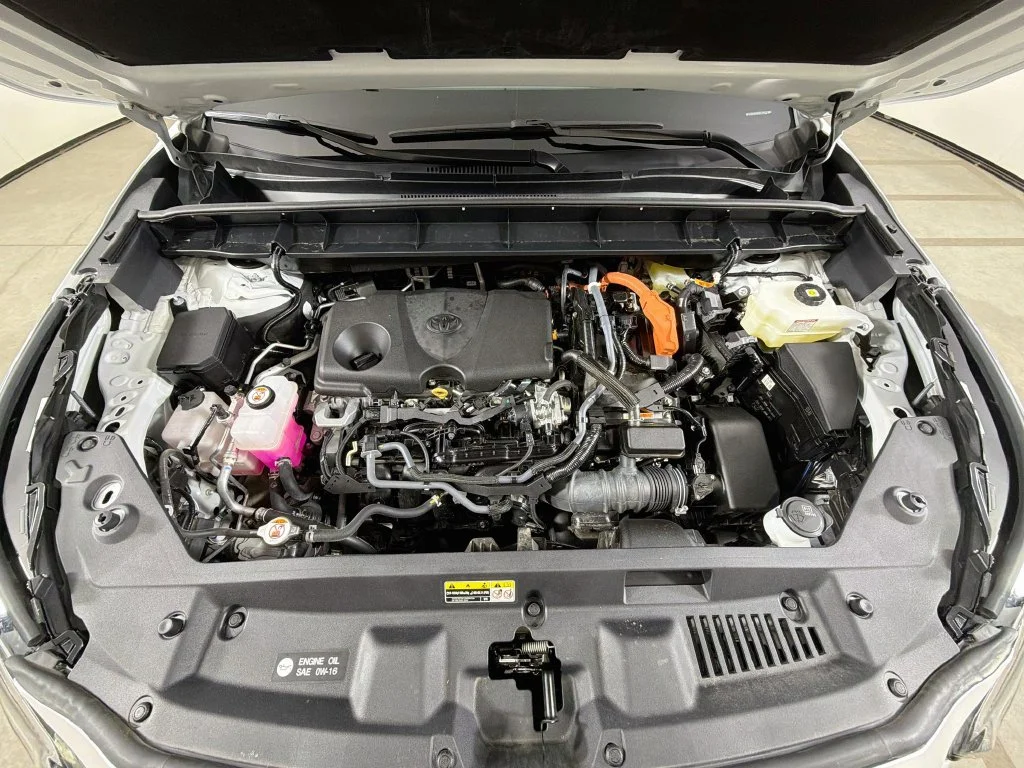 Used 2024 Beige Toyota Platinum image 27