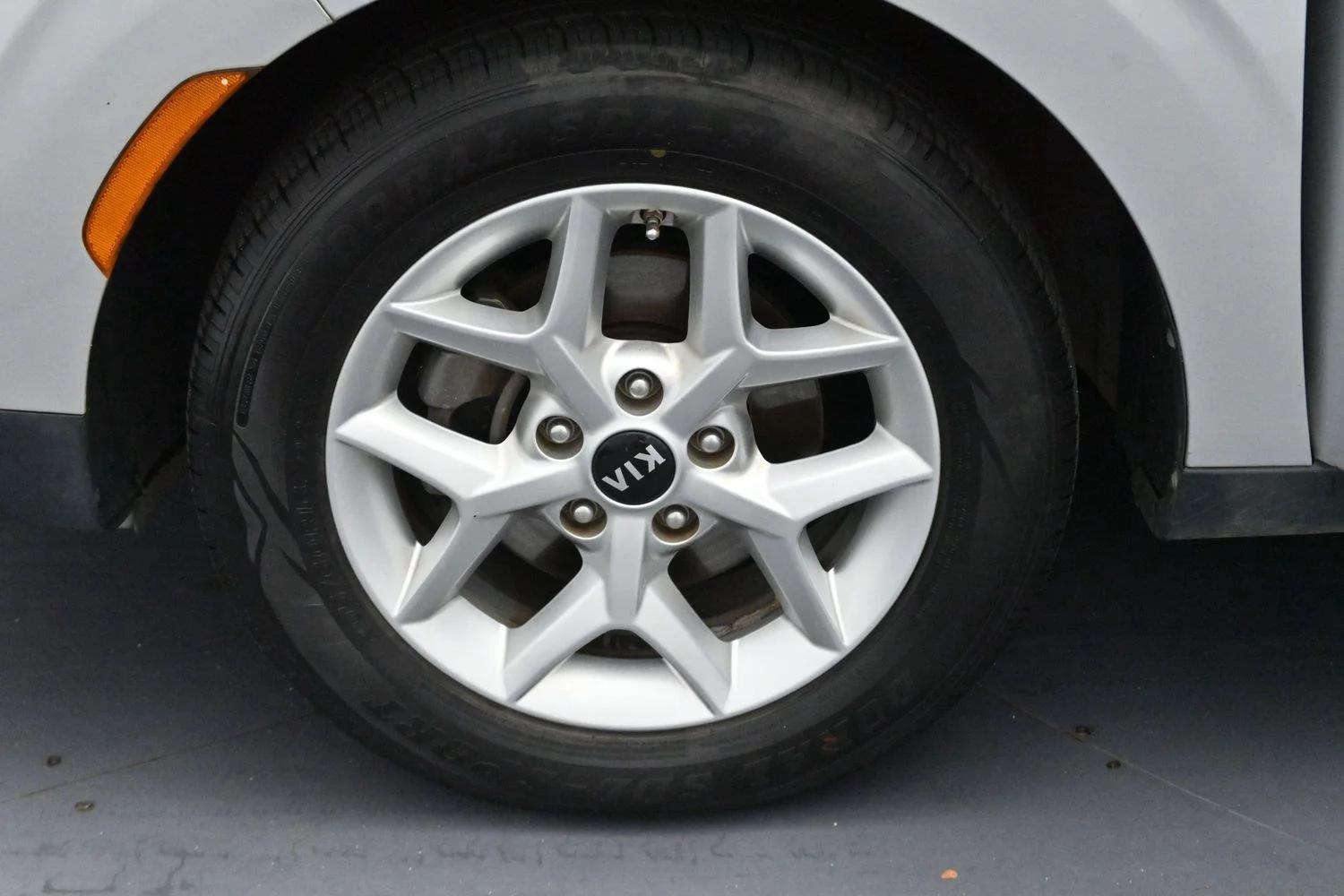Used 2020 Sparkling Silver Kia S image 30