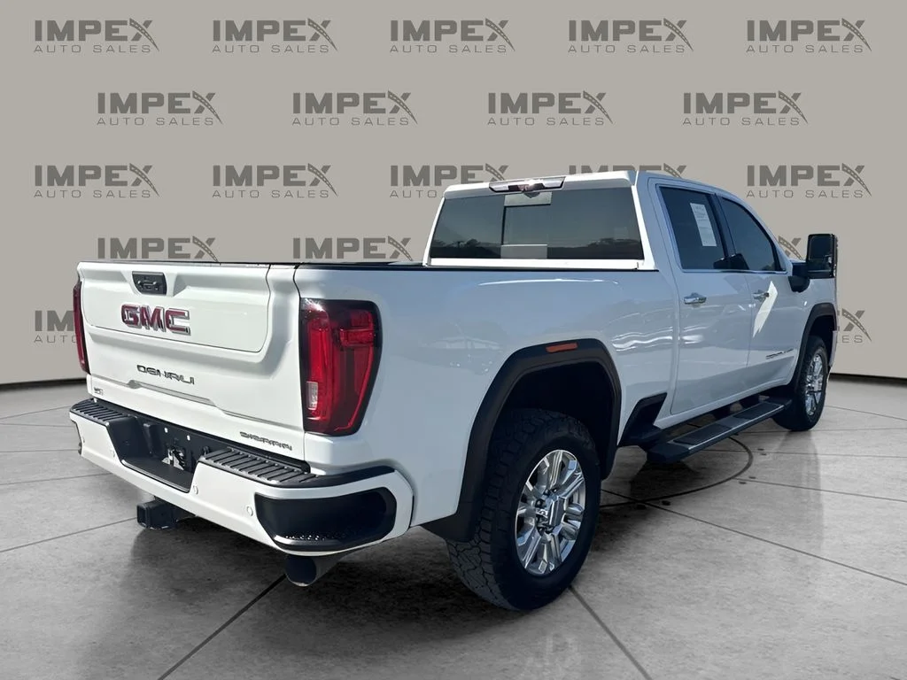 Used 2021 White GMC Denali image 5