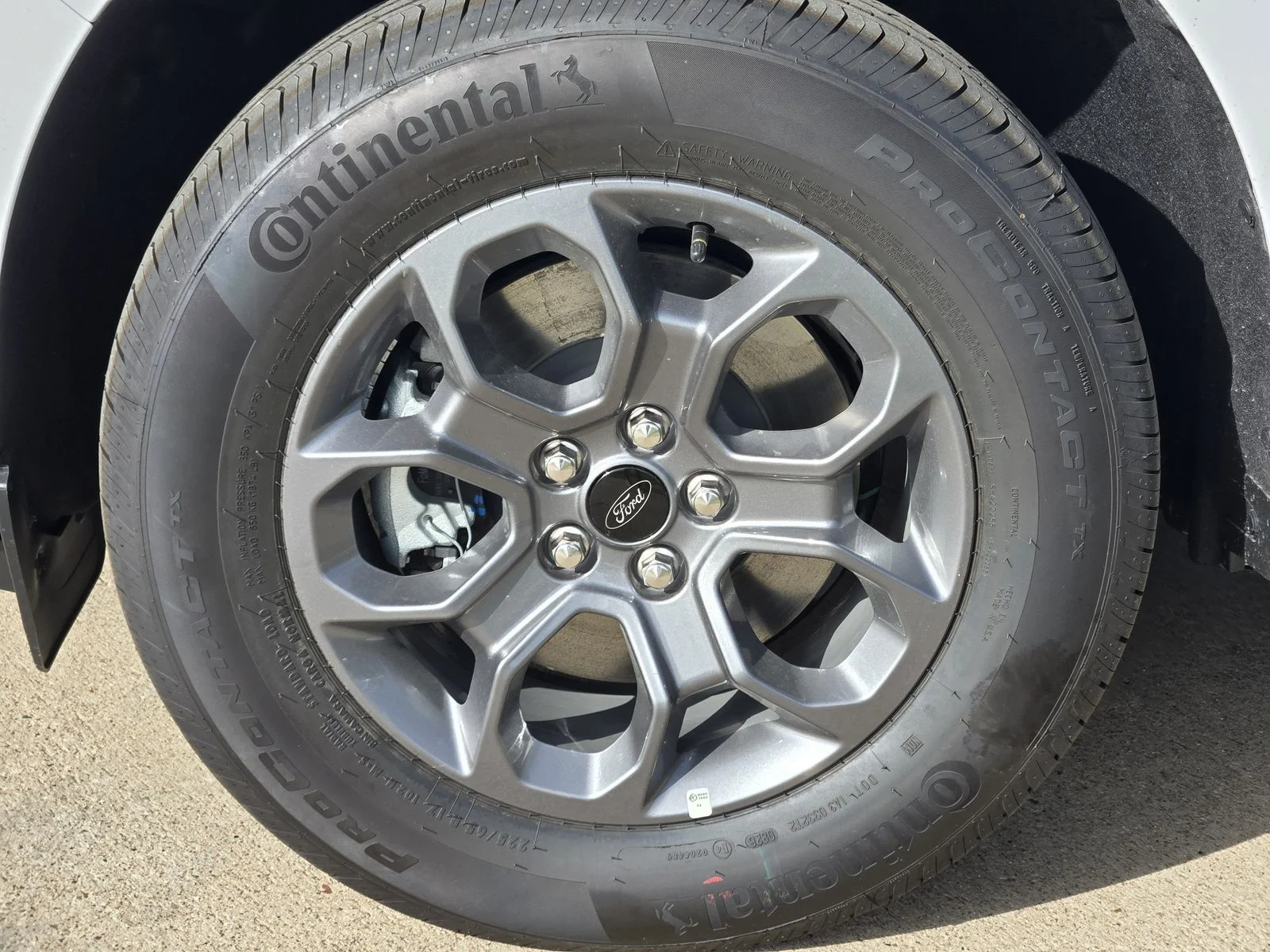 New 2026 Oxford White Ford XLT image 7