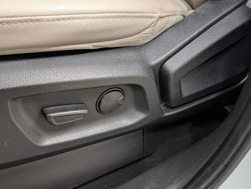 Certified Used 2022 Cactus Green / Gray Ford Lariat image 13