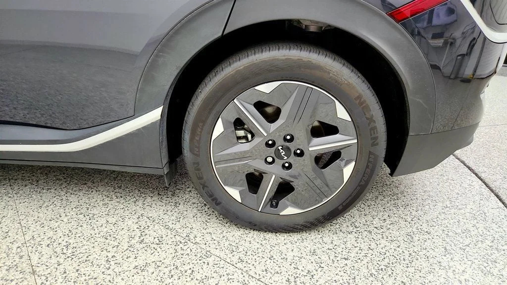 Used 2025 Panthera Metal Kia Light Long Range RWD image 9