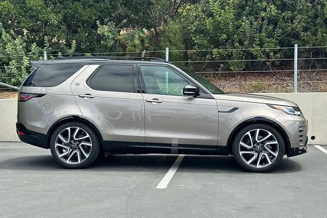 Certified Used 2025 Brown Land Rover Dynamic SE image 6