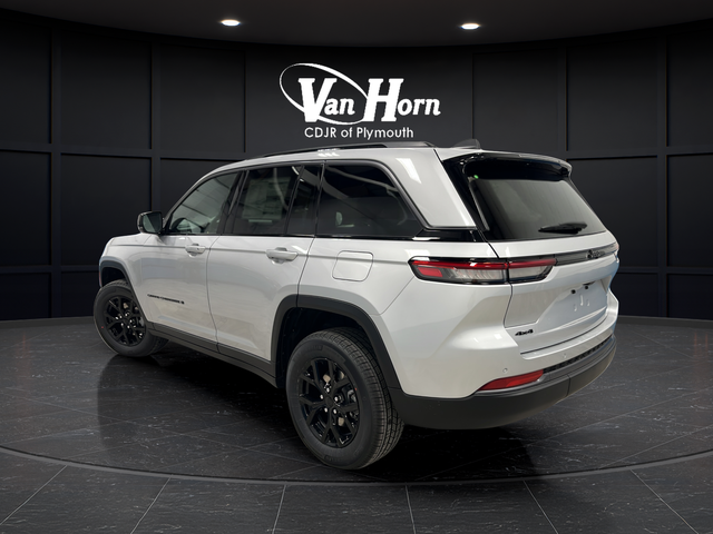 New 2026 Silver Zynith Jeep Altitude image 5