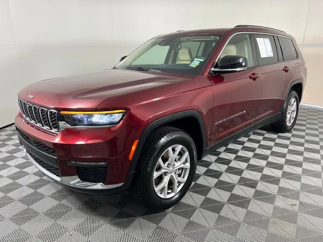 Used 2022 Red Jeep Limited image 3