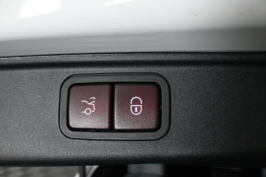 Certified Used 2025  Mercedes-Benz Base image 27