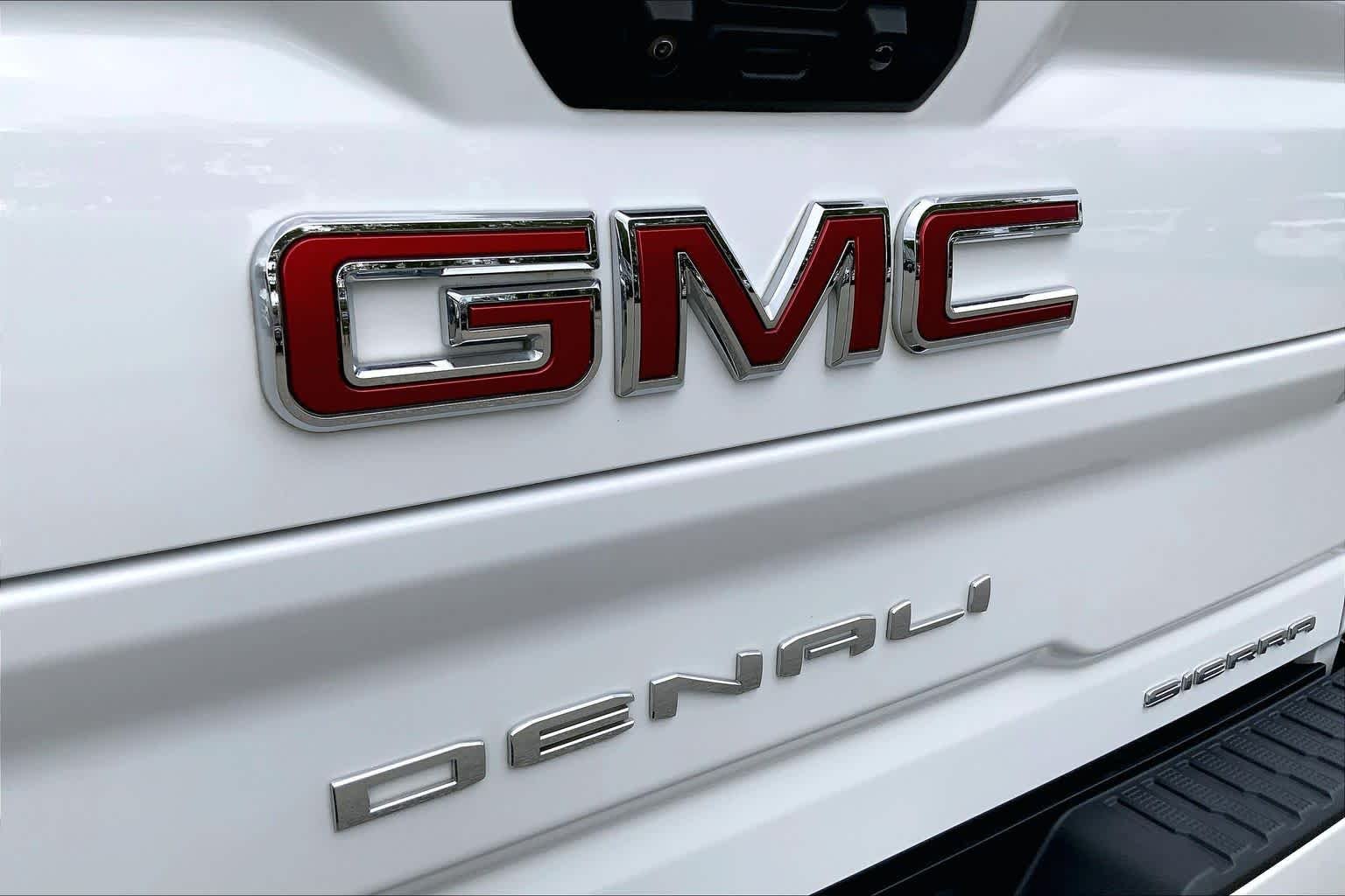 Used 2021 Summit White GMC Denali image 10