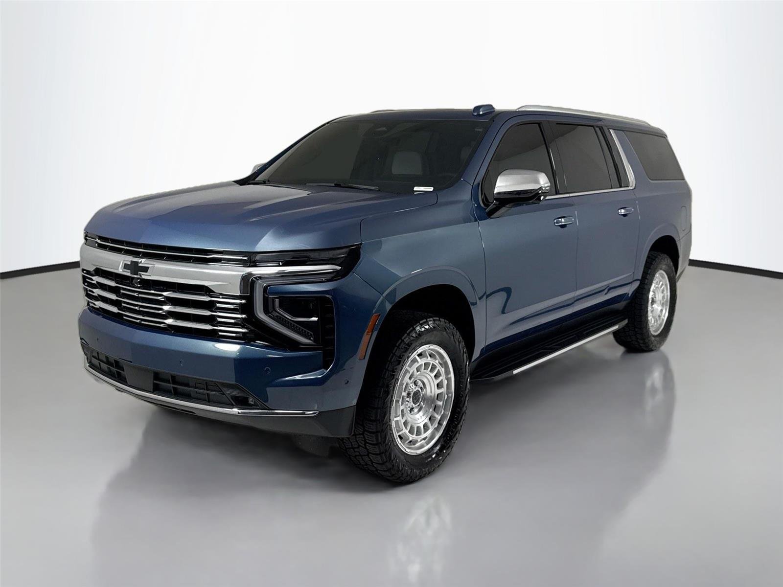 Used 2025 Lakeshore Blue Metallic Chevrolet Premier image 10