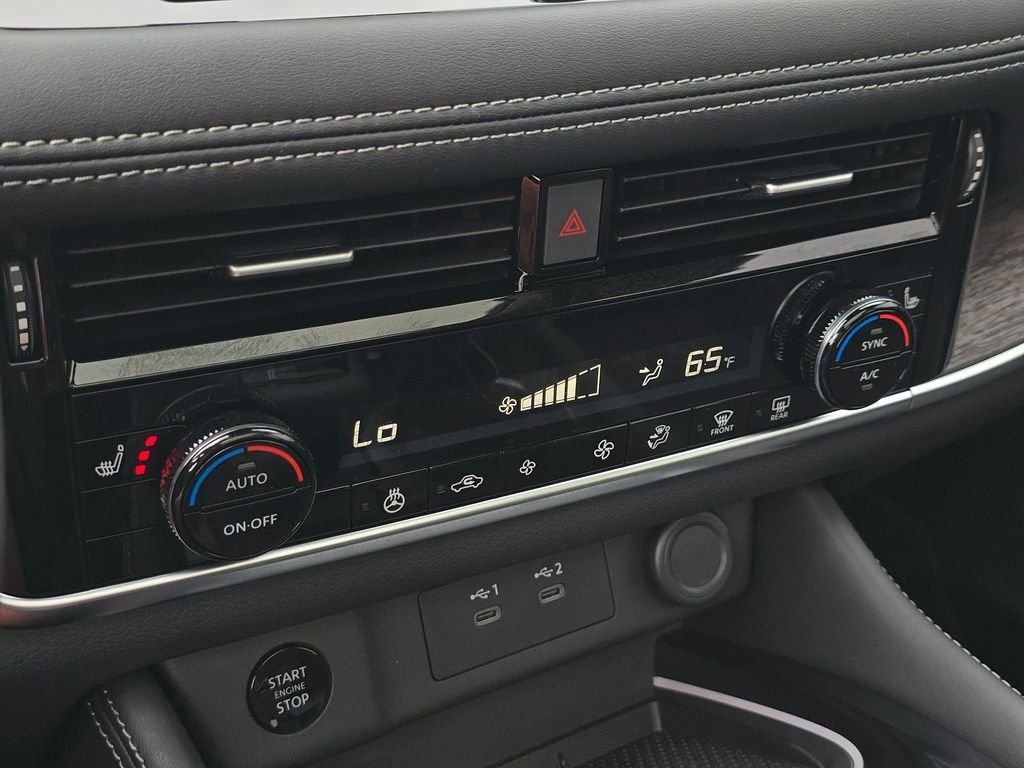 Used 2025 Gray Nissan Platinum image 35