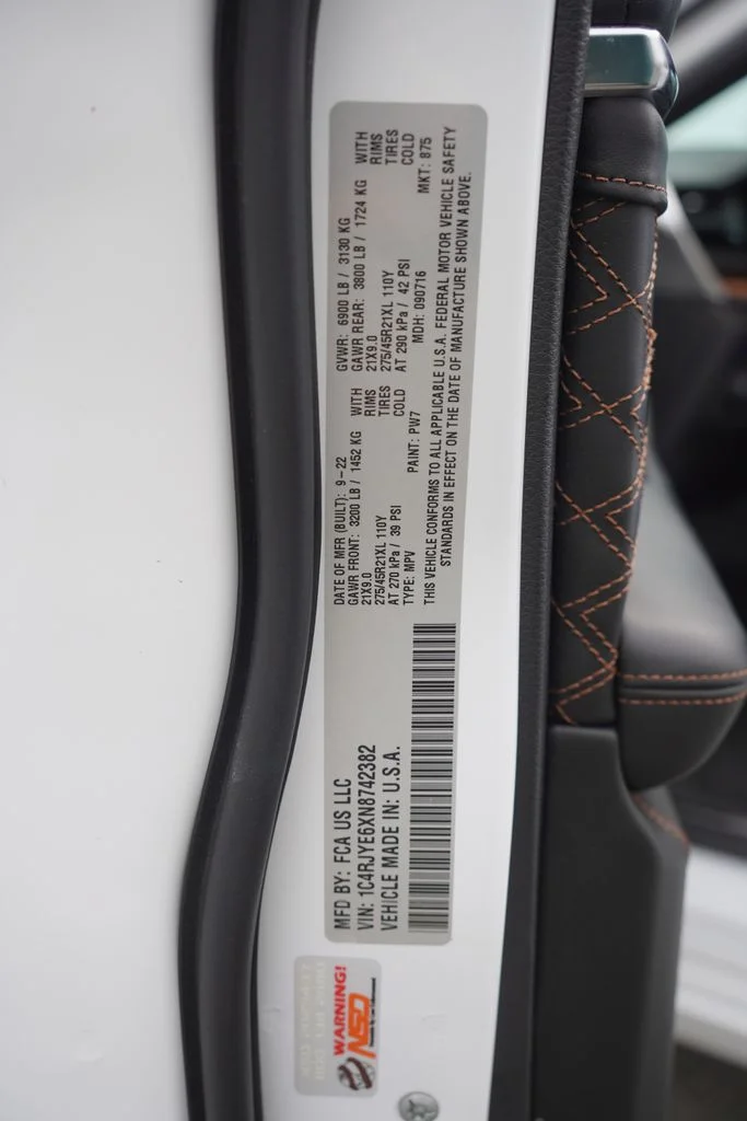 Used 2022 White Jeep Summit Reserve 4xe image 7