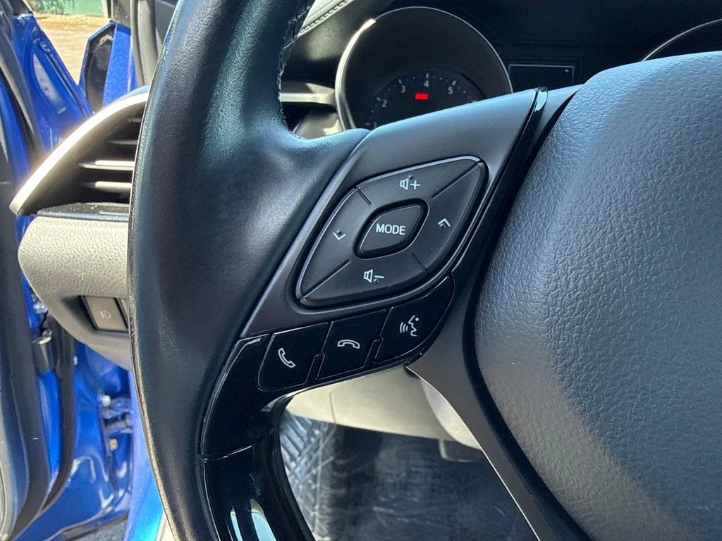 Used 2018 Blue Eclipse Metallic Toyota XLE Premium image 11