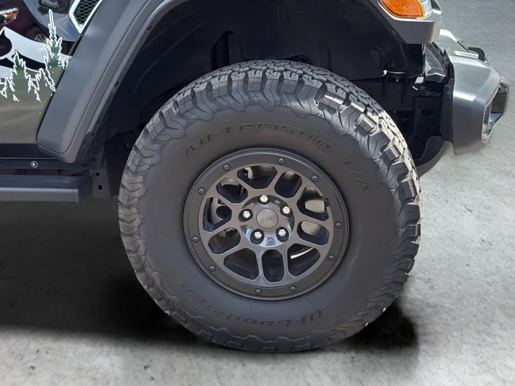Used 2023 Black Jeep High Tide image 25