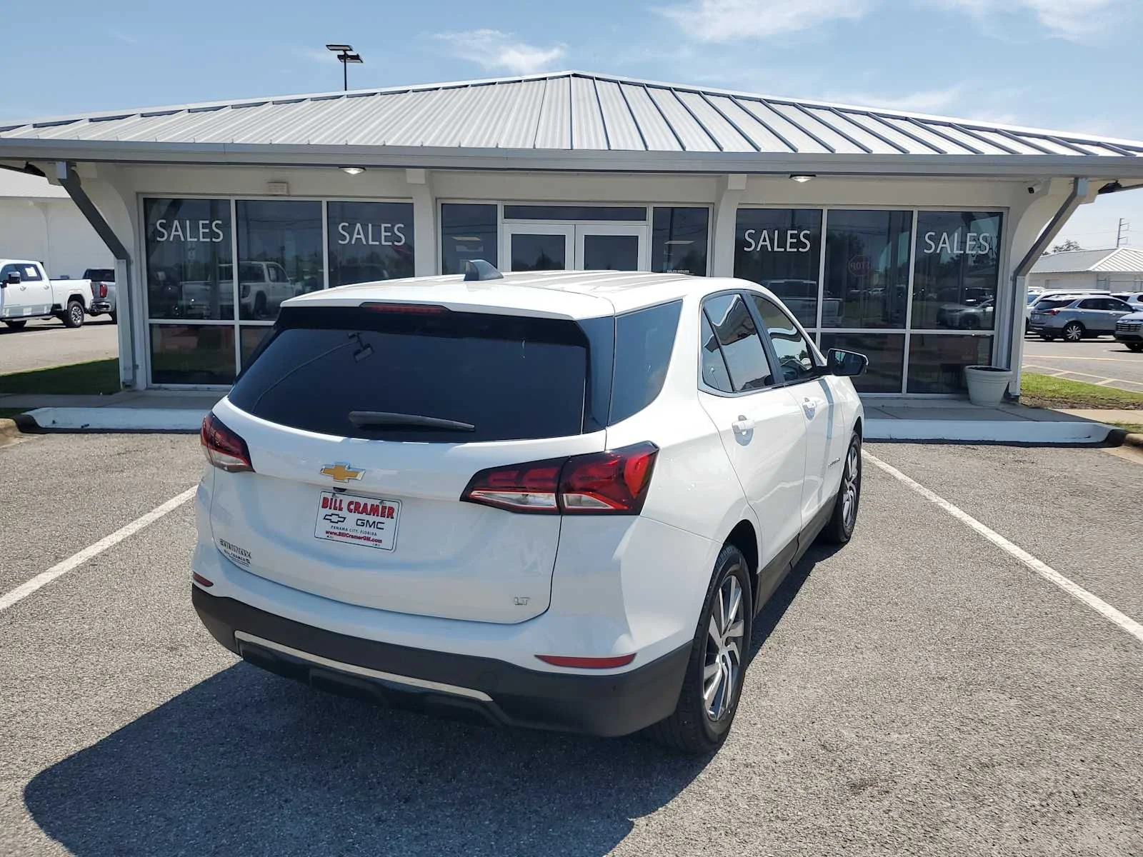 Used 2024 Summit White Chevrolet LT image 3