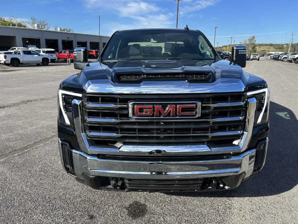 New 2026 Onyx Black GMC SLT image 9