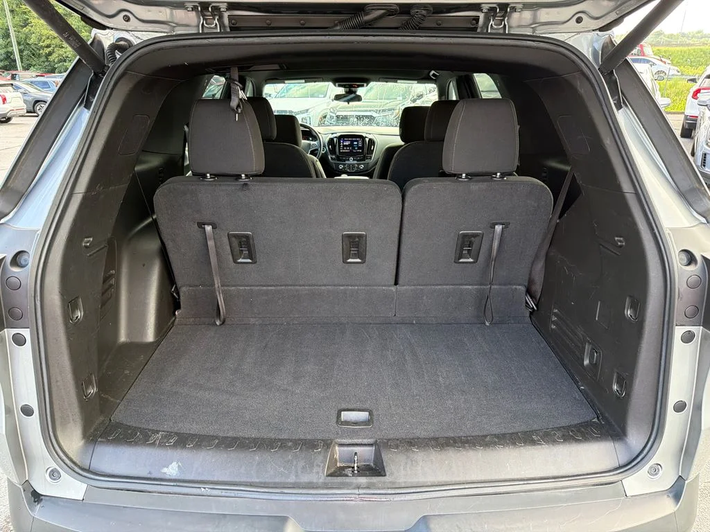 Used 2023 Gray Chevrolet LT image 18