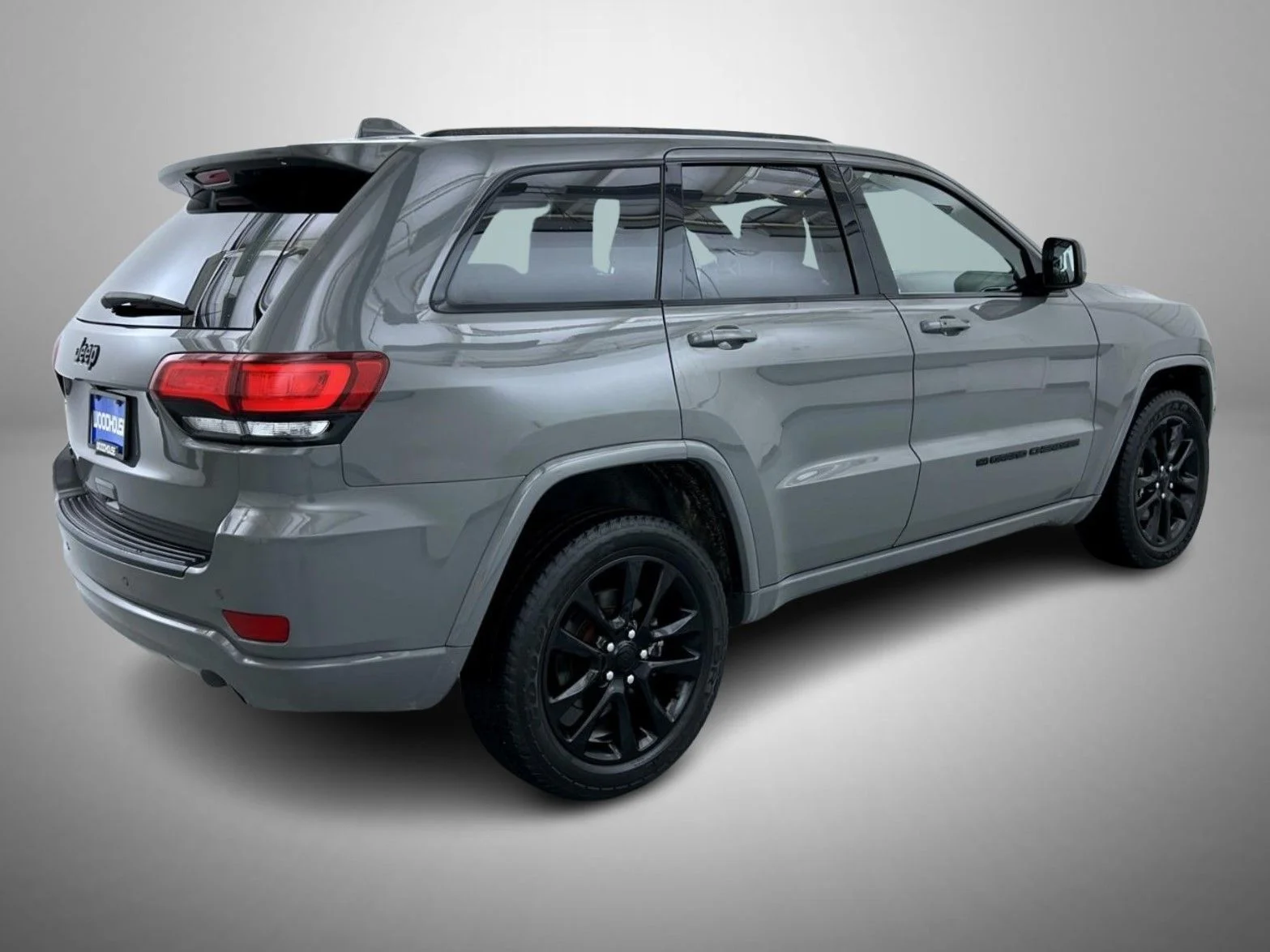 Used 2022 Gray Jeep Laredo X image 5