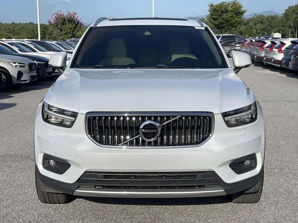 Used 2022 Glacier Silver Metallic Volvo Inscription image 23