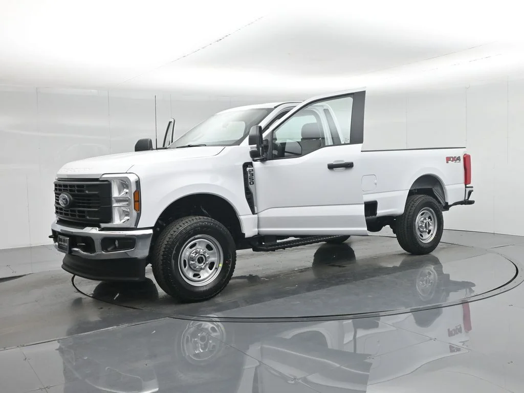 New 2026 Oxford White Ford XL image 25