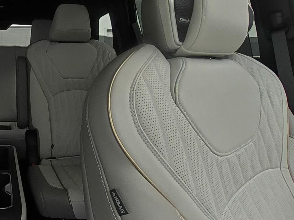 New 2027 2T DEEP EMRLD INFINITI Autograph AWD image 30