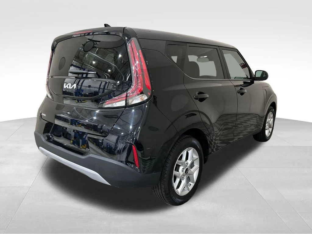 Used 2023 Black Kia LX image 5