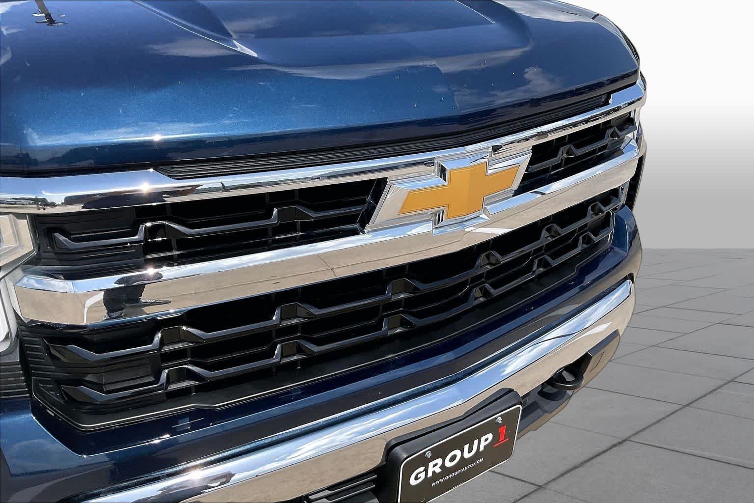 Used 2023 Northsky Blue Metallic Chevrolet LT image 29