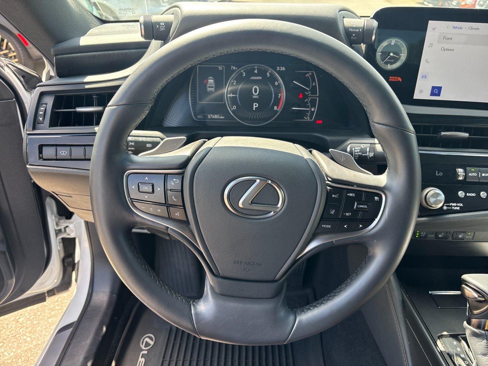 Used 2024 Eminent White Pearl Lexus ES 350 image 18