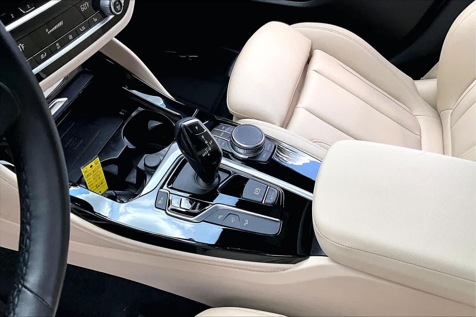 Used 2021 Phytonic Blue Metallic BMW xDrive30i image 17