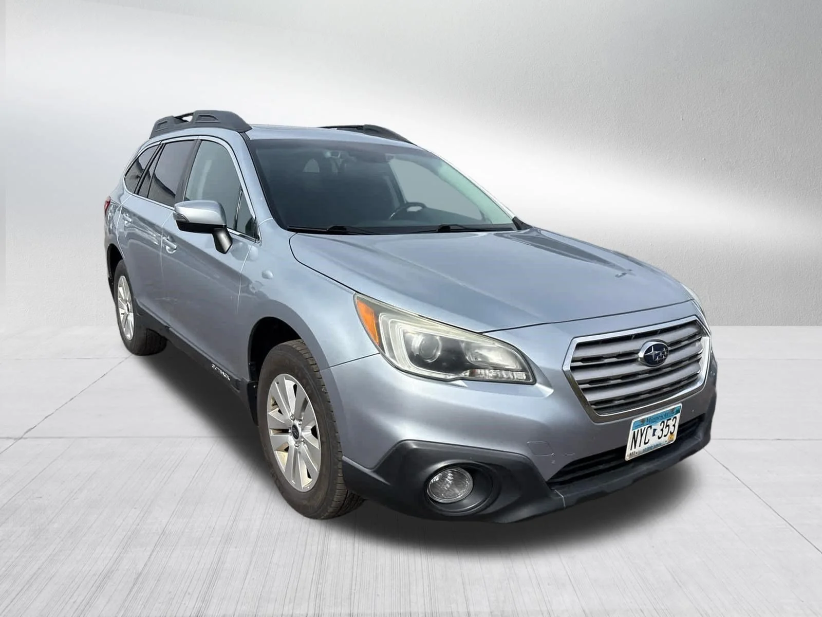 Used 2016 Ice Silver Metallic Subaru 2.5i Premium image 3