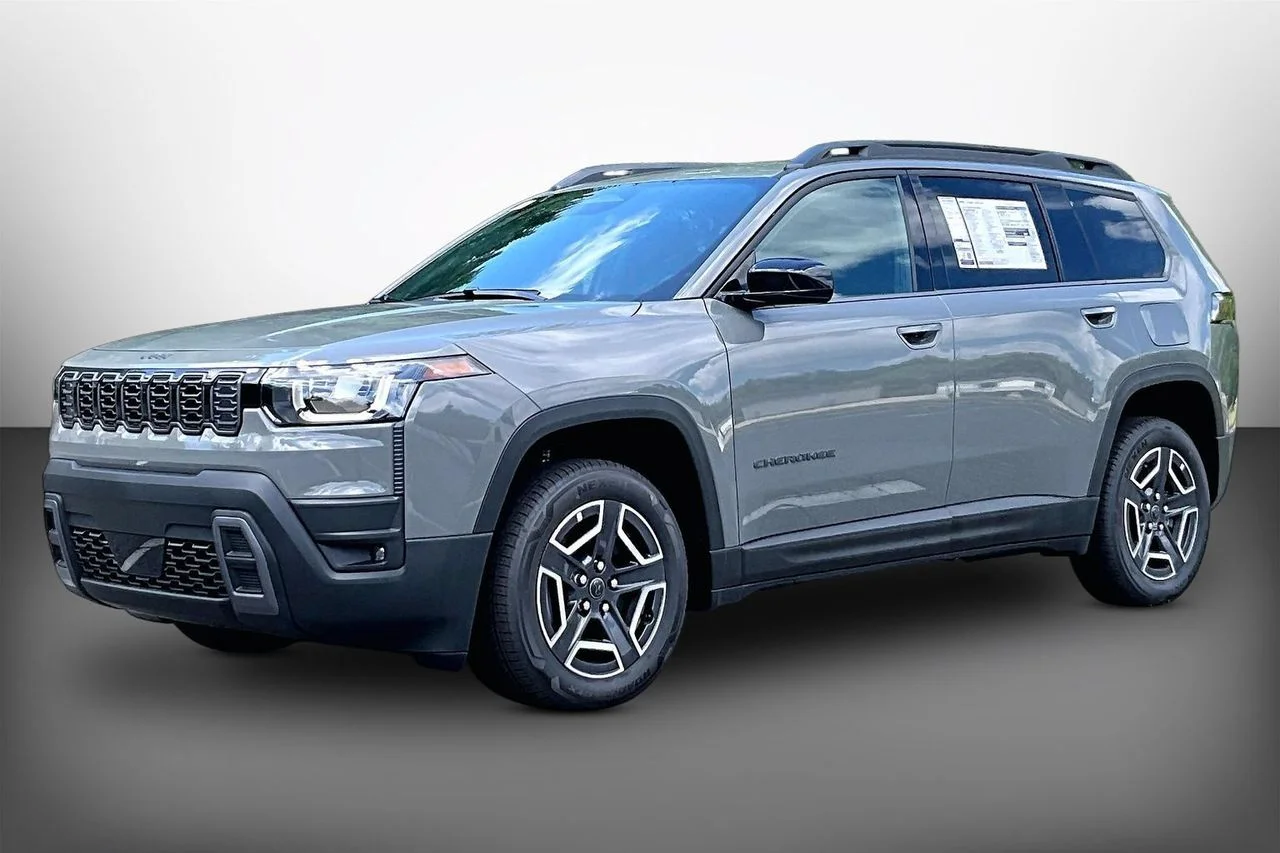 New 2026 Sting-Gray Clearcoat Jeep Laredo image 4