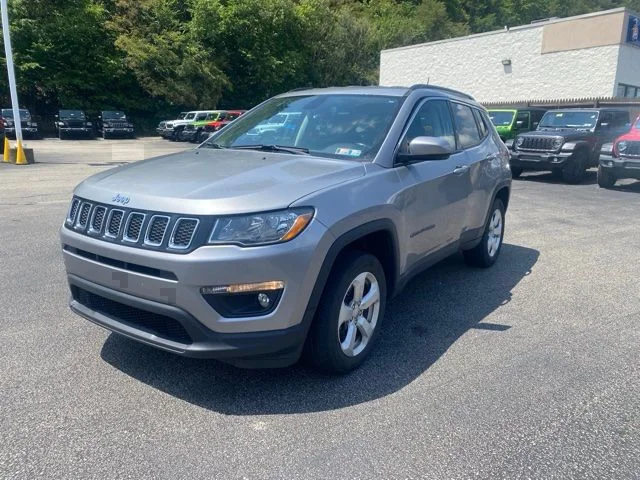 Certified Used 2020 Silver Jeep Latitude image 5
