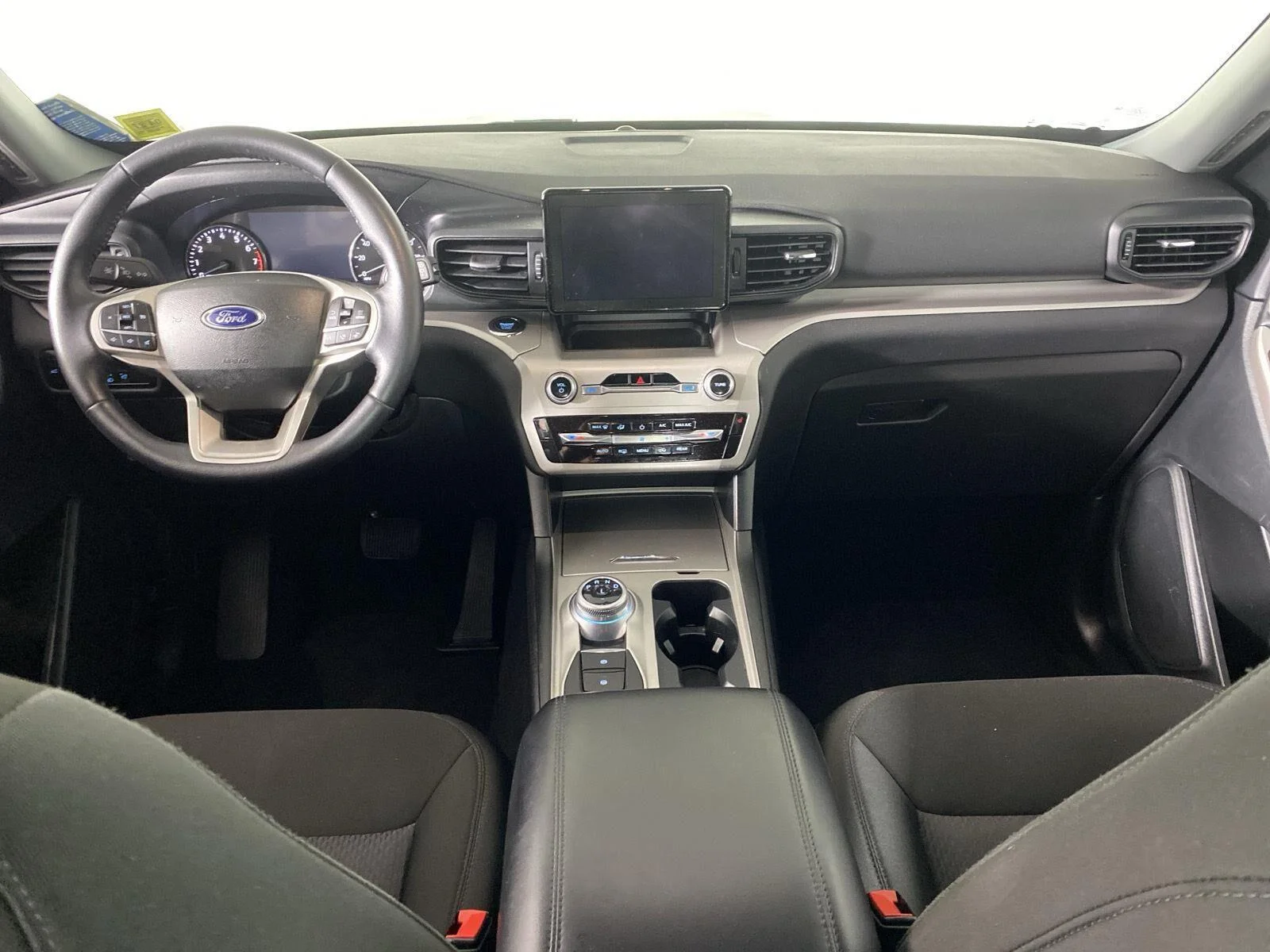 Used 2023 Rapid Red Metallic Tinted Clearcoat Ford XLT image 28
