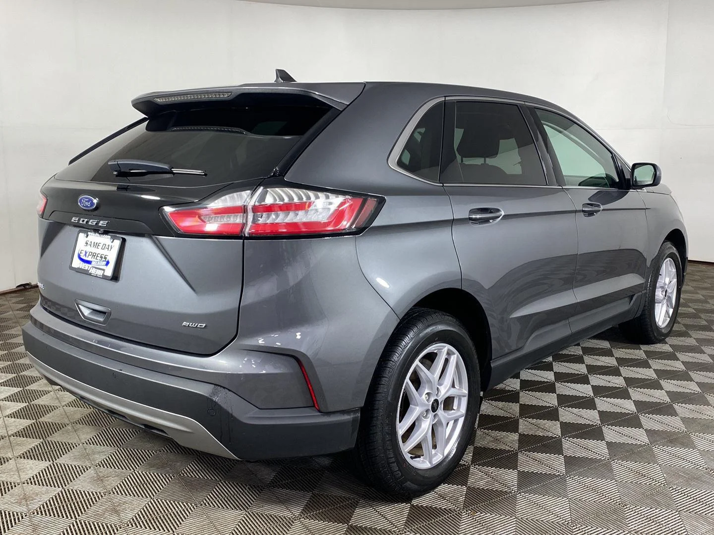 Used 2024 Carbonized Gray Ford SEL image 23