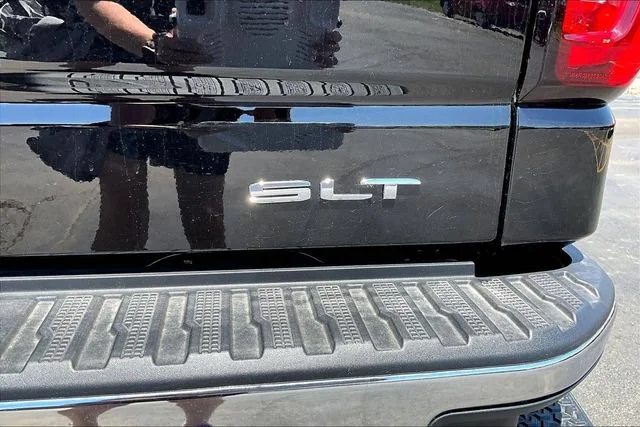 New 2026 Onyx Black GMC SLT image 9