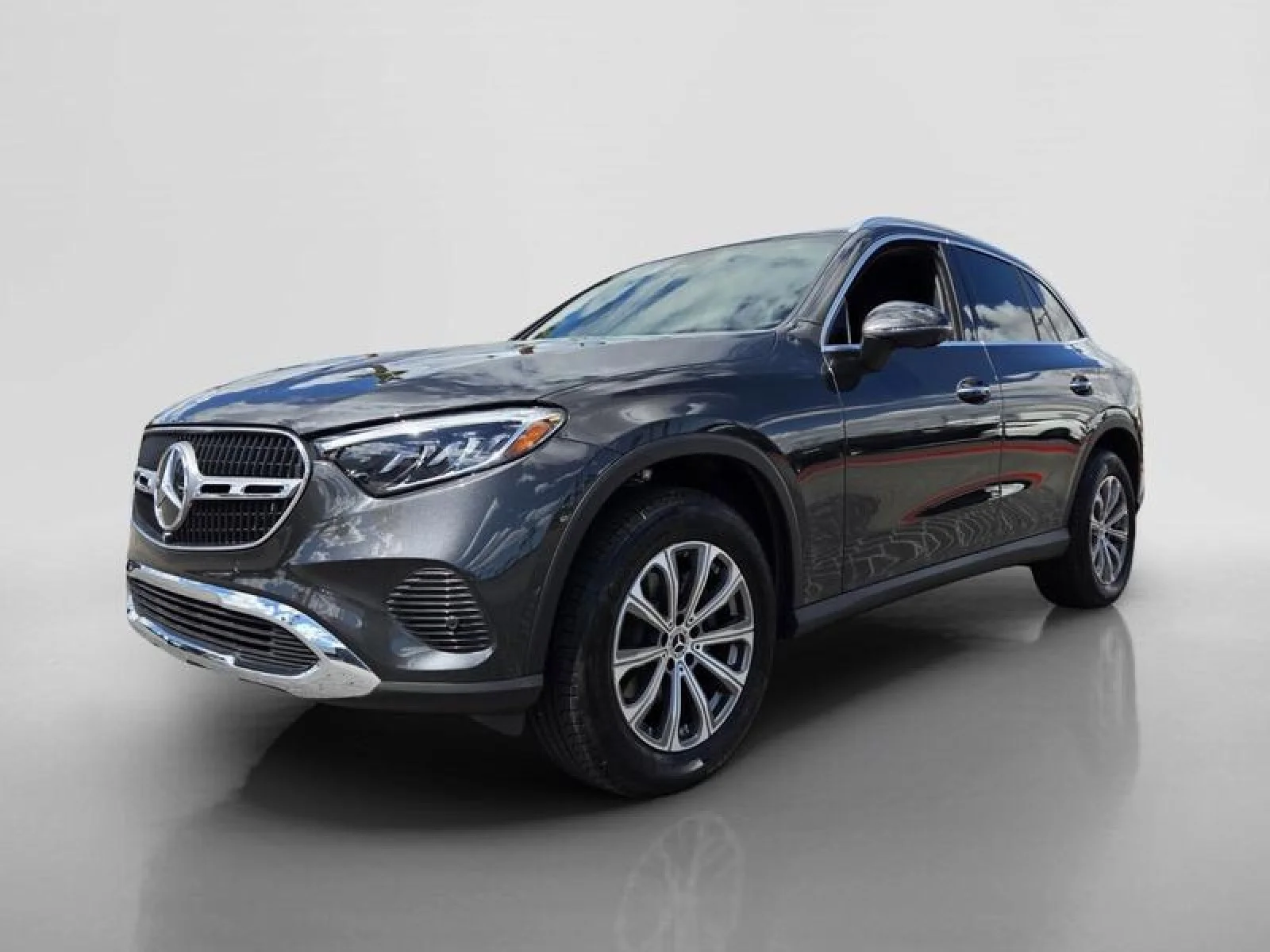 Certified Used 2026 Graphite Grey Metallic Mercedes-Benz GLC 300 image 8