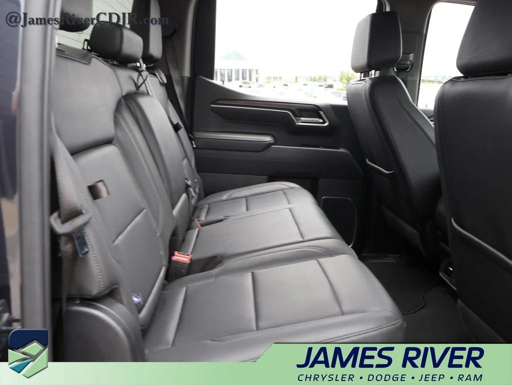 Used 2025 Silver GMC SLT image 12