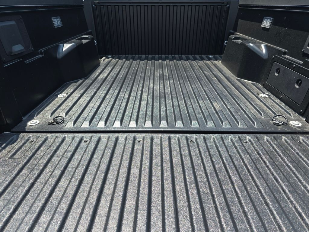 Used 2025  Toyota  image 21