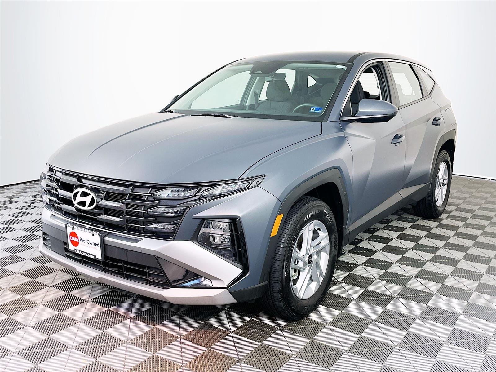 Certified Used 2025 Ecotronic Gray Matte Hyundai SE image 3
