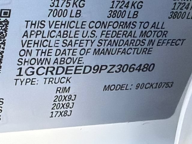Used 2023 SUMMIT WHITE Chevrolet RST image 32