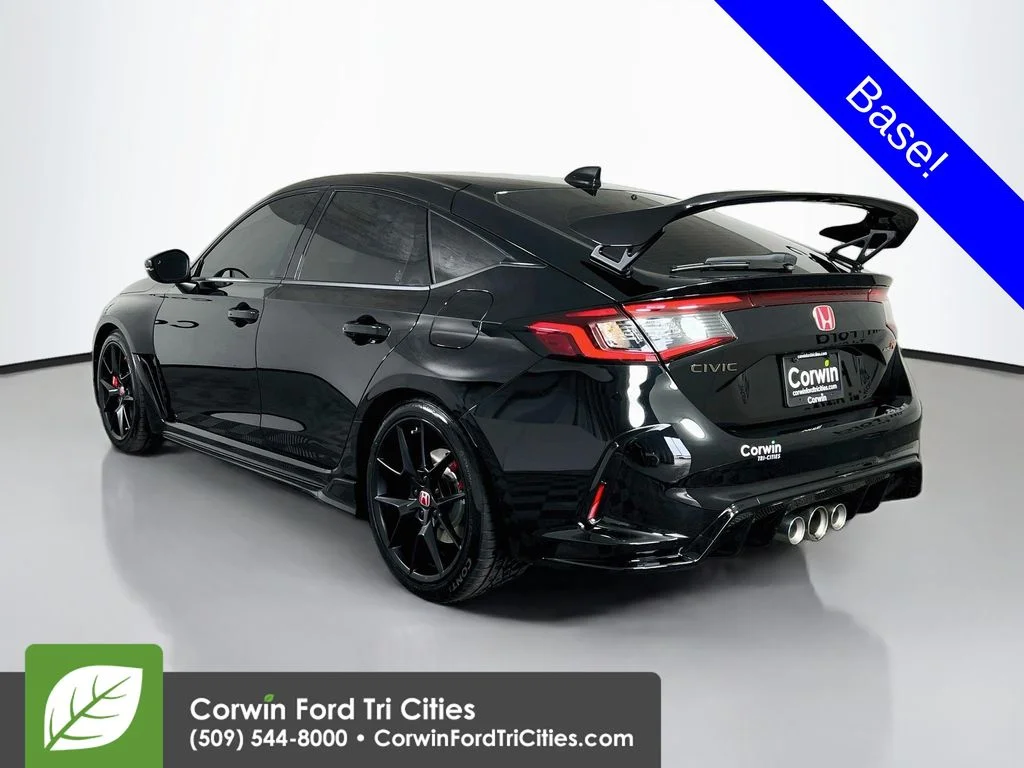 Used 2025 Crystal Black Pearl Honda  image 11
