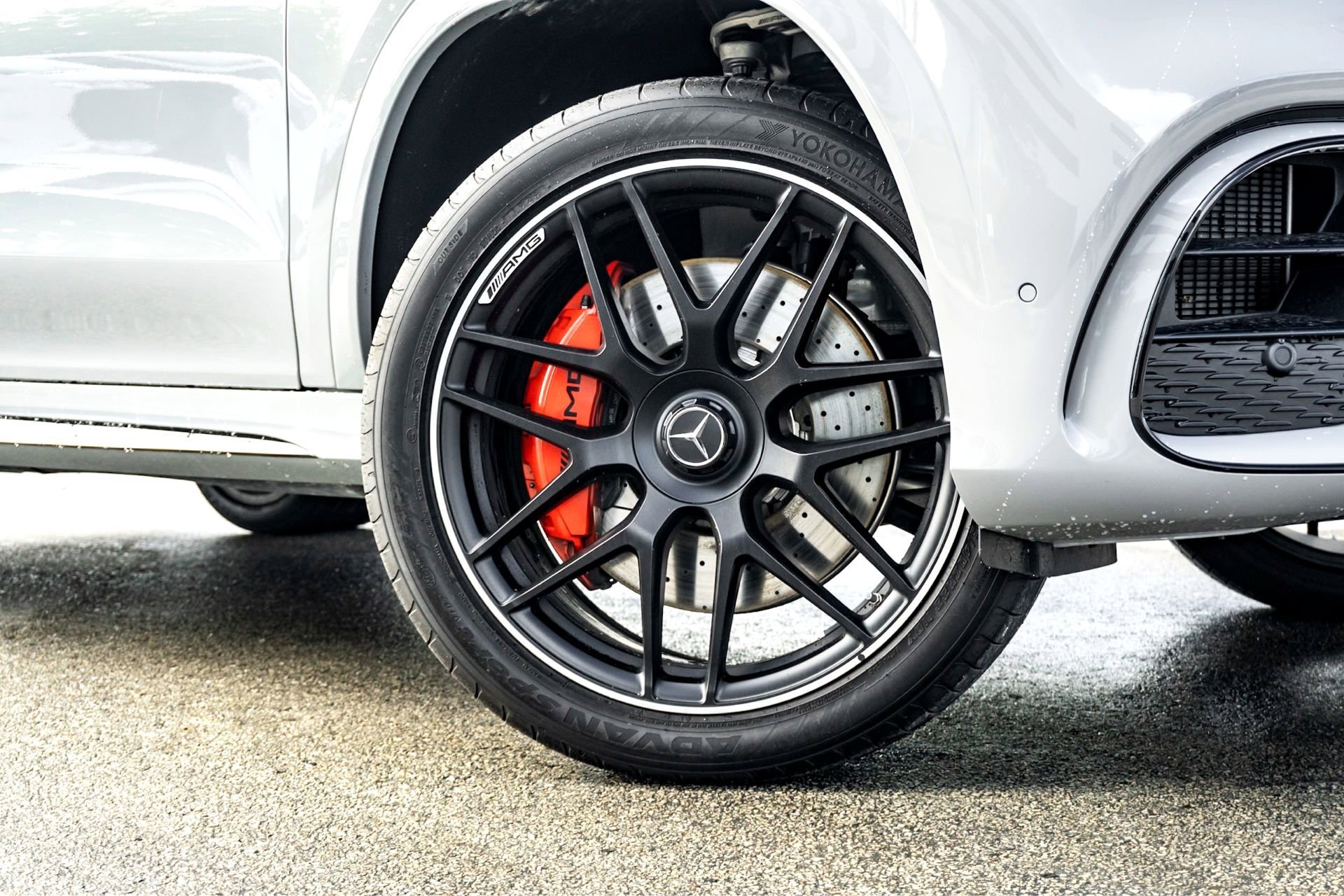 New 2025 MANUFAKTUR Alpine Grey Mercedes-Benz AMG® GLE 63 S 4MATIC+ SUV image 24